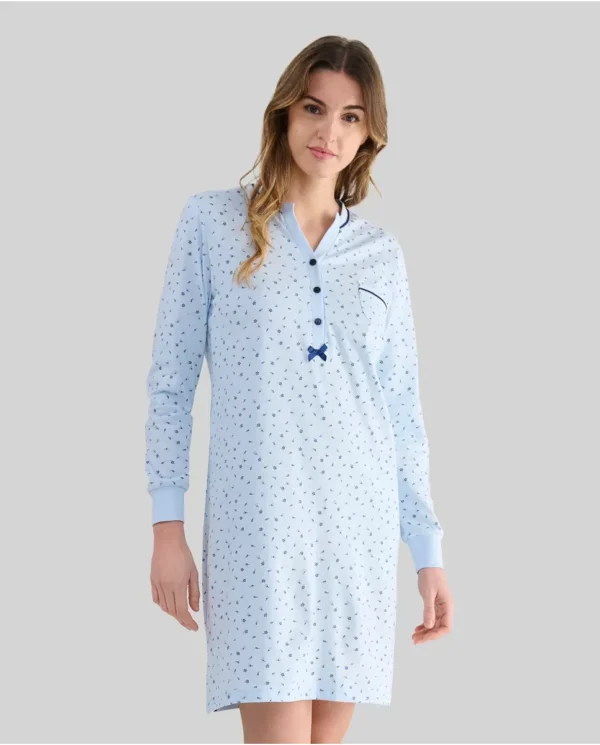 Camisón Manga Larga Celeste Florecitas Cuello Abierto de Lohe. 251997